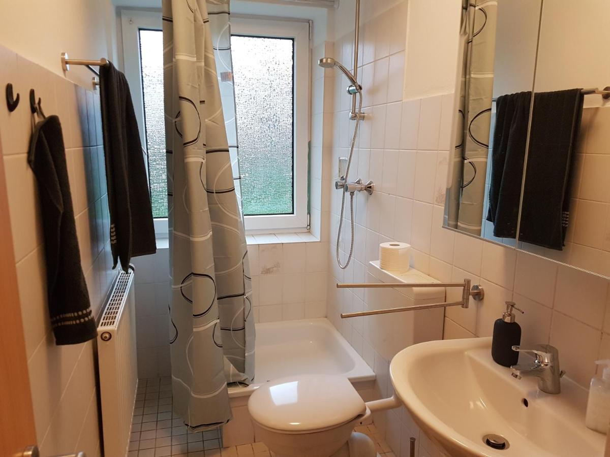 Kleine, Ruhige Wohnung In Gelsenkirchen Esterno foto
